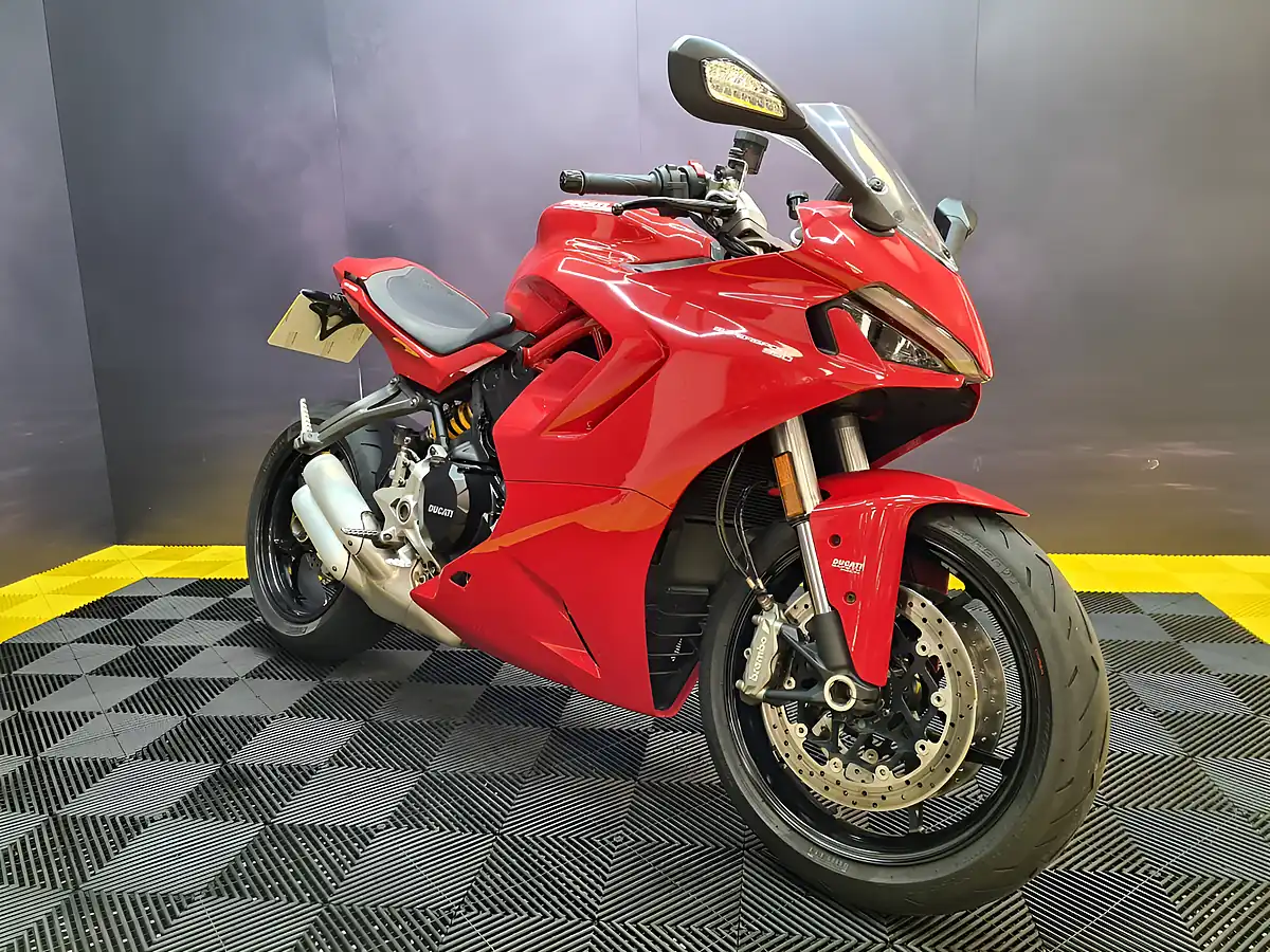 Used 2021 Ducati Supersport 950 Standard Red - Interior and Exterior details 5