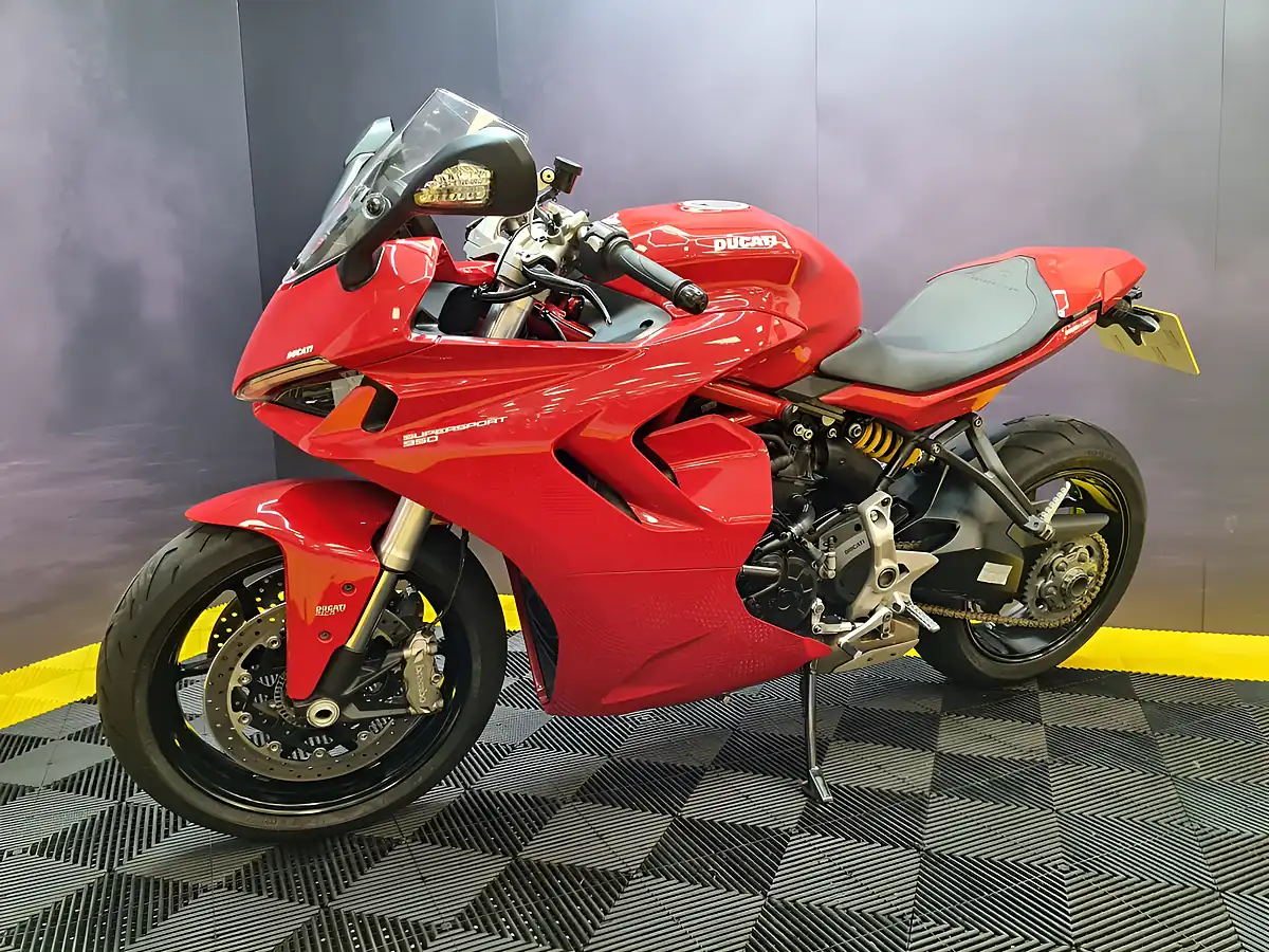 Used 2021 Ducati Supersport 950 Standard Red - Interior and Exterior details 6