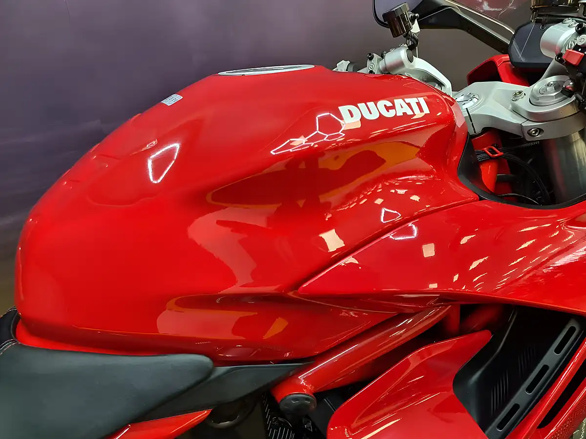 Used 2021 Ducati Supersport 950 Standard Red - Interior and Exterior details 7