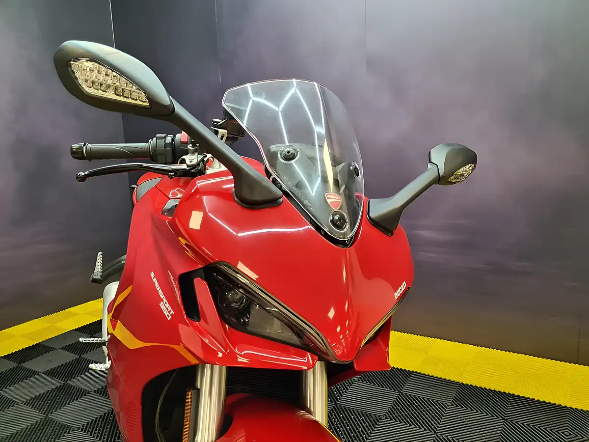 Used 2021 Ducati Supersport 950 Standard Red - Interior and Exterior details 9