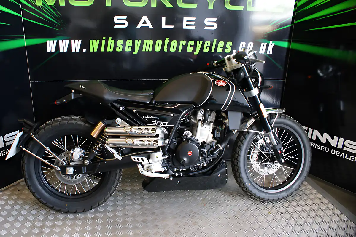 Used 2021 Fb Mondial HPS300 Black - Interior and Exterior details 16