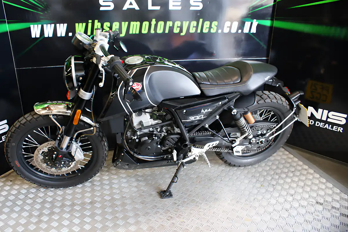 Used 2021 Fb Mondial HPS300 Black - Interior and Exterior details 4
