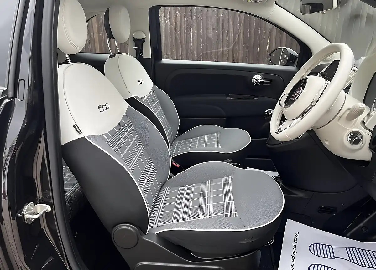 Used 2021 Fiat 500 Lounge Black - Interior and Exterior details 5
