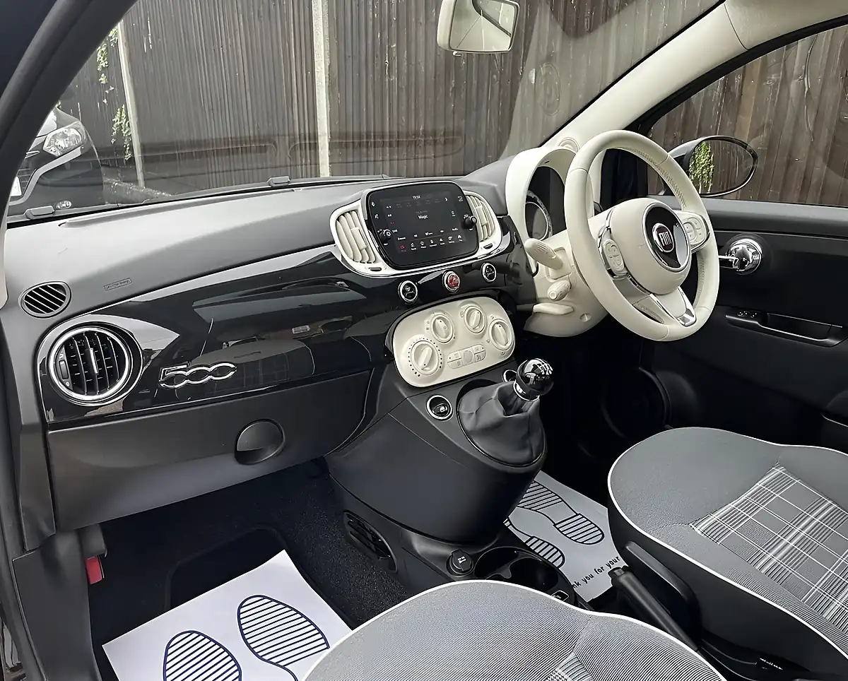 Used 2021 Fiat 500 Lounge Black - Interior and Exterior details 8