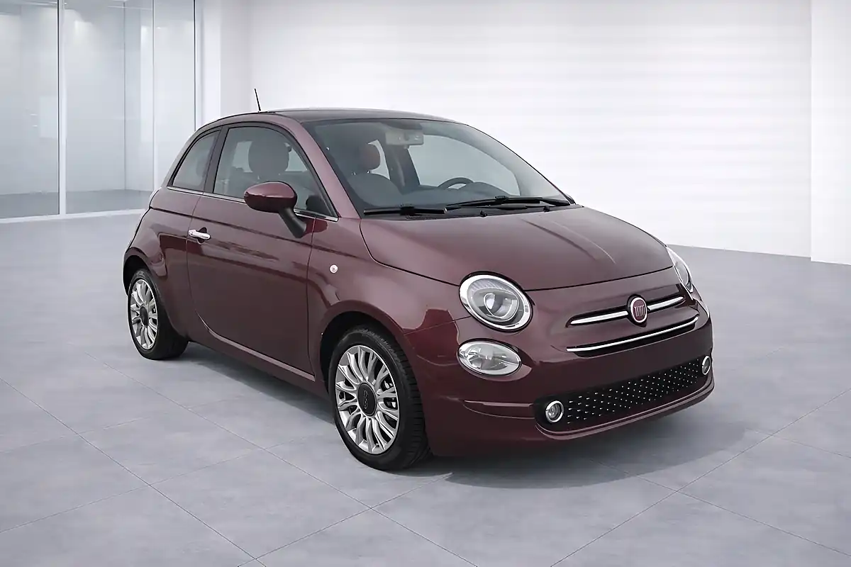 Used 2021 Fiat 500 Lounge Red - Front View