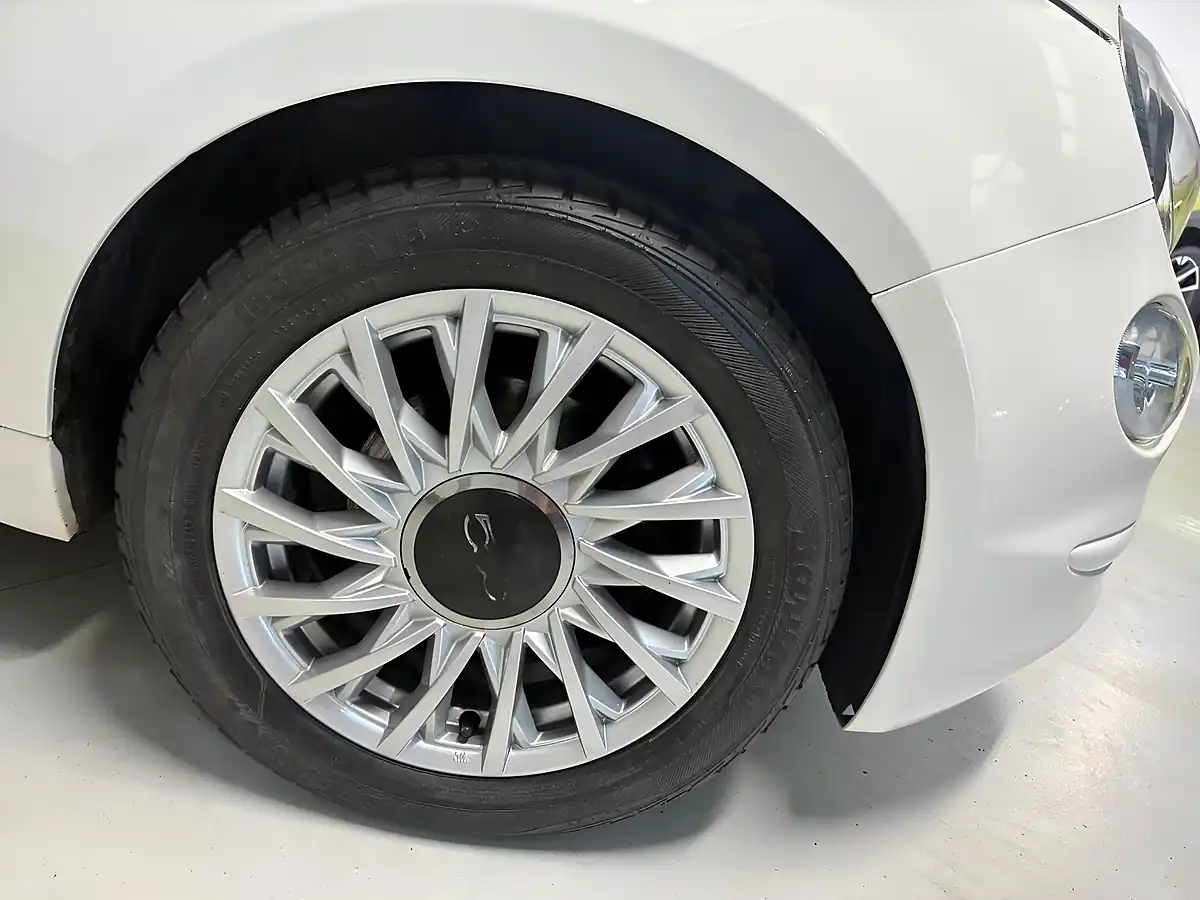 Used 2021 Fiat 500 Lounge White - Interior and Exterior details 7