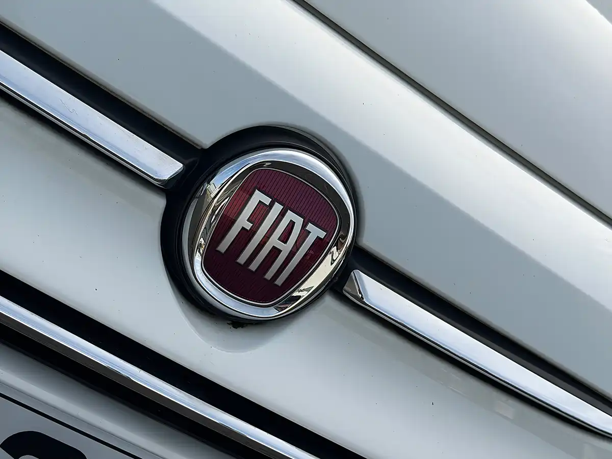 Used 2021 Fiat 500 Lounge White - Interior and Exterior details 6