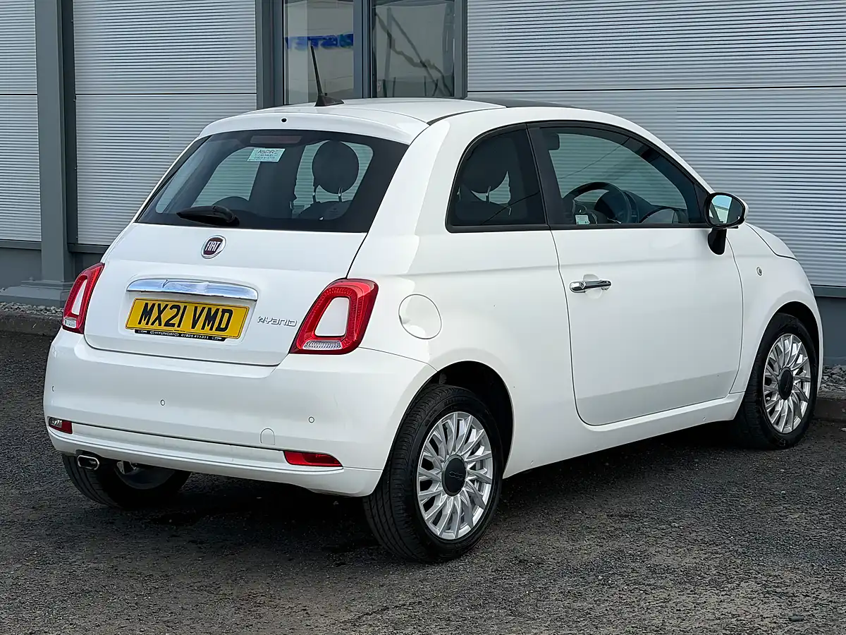 Used 2021 Fiat 500 Lounge White - Interior and Exterior details 9