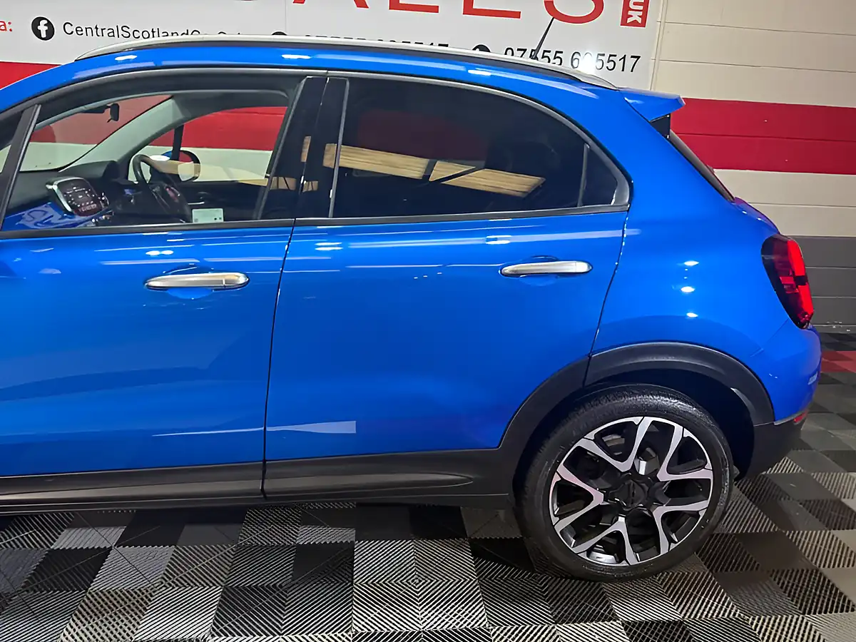 Used 2021 Fiat 500X Cross Plus Blue - Interior and Exterior details 10