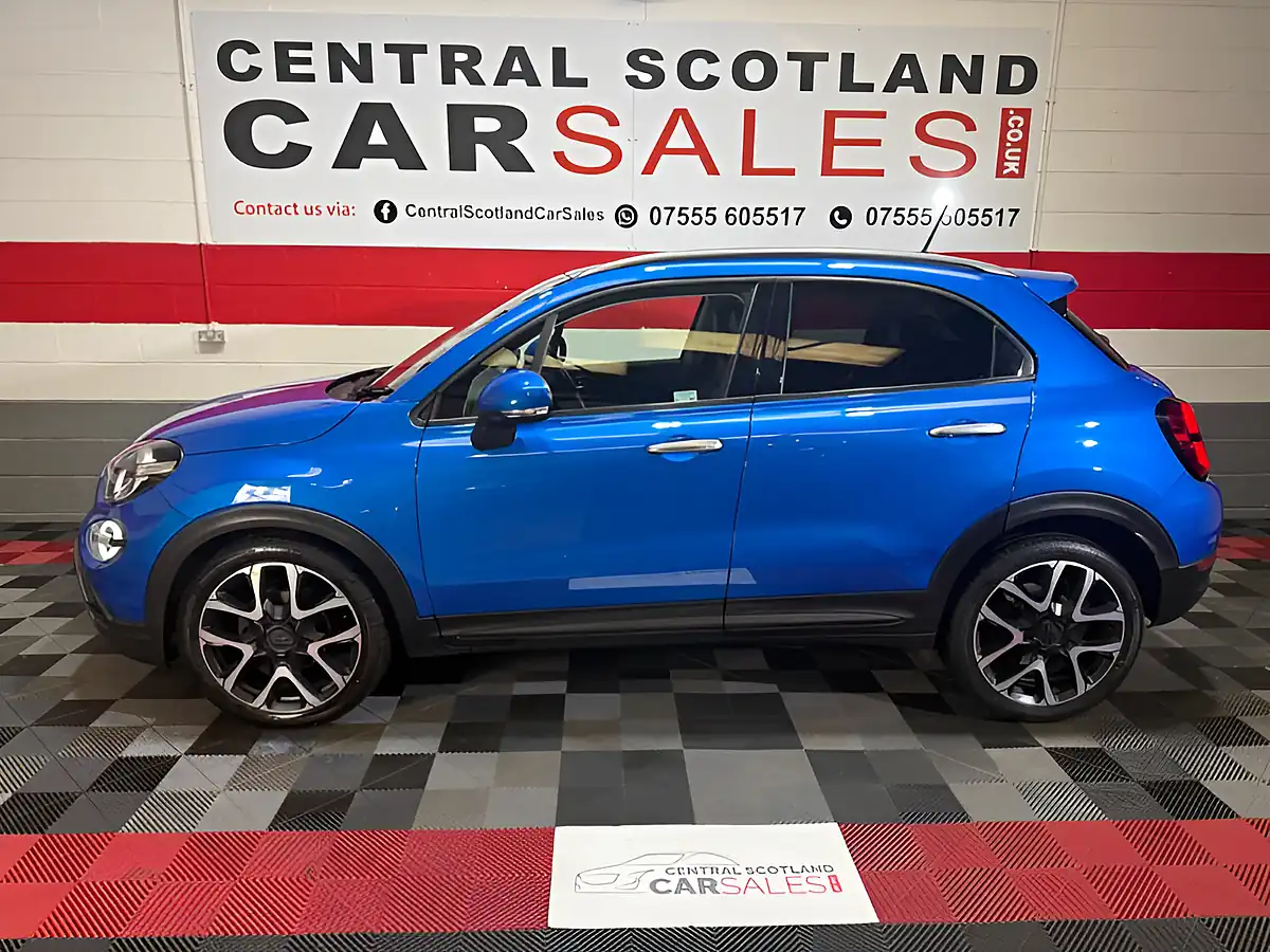 Used 2021 Fiat 500X Cross Plus Blue - Interior and Exterior details 4