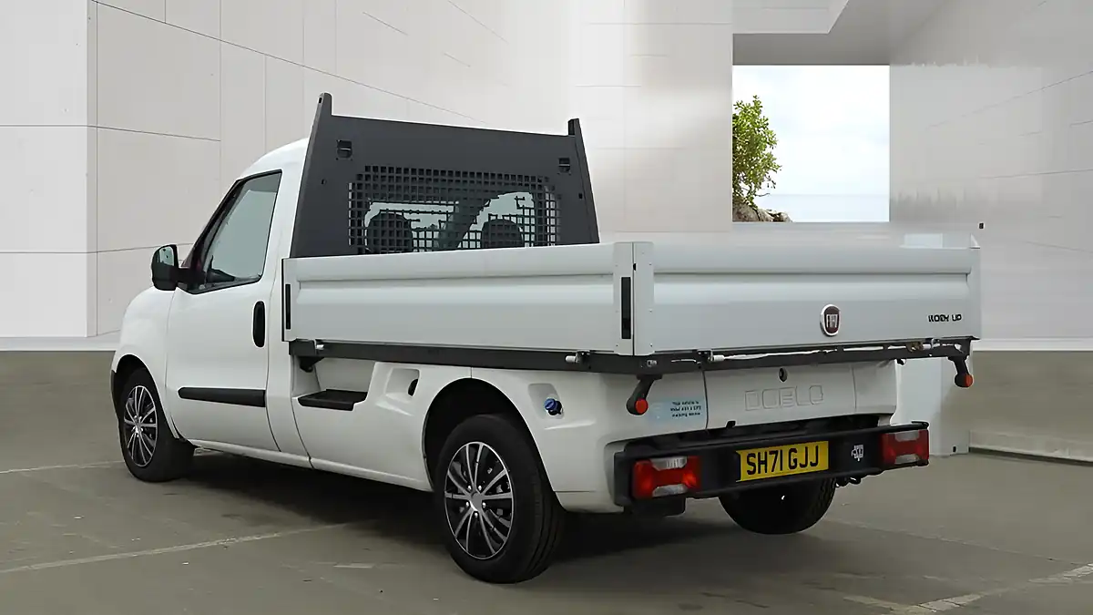 Used 2021 Fiat Doblo Cargo Lwb Work Up Dropside White - Interior and Exterior details 3