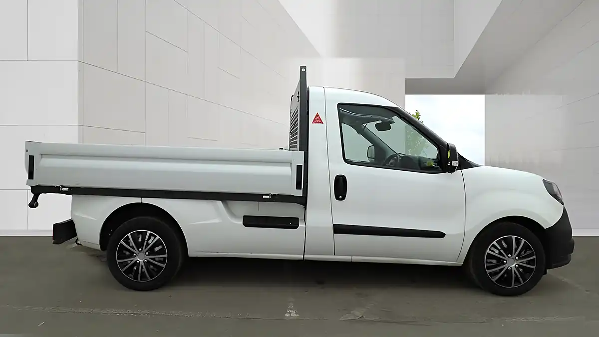 Used 2021 Fiat Doblo Cargo Lwb Work Up Dropside White - Interior and Exterior details 6