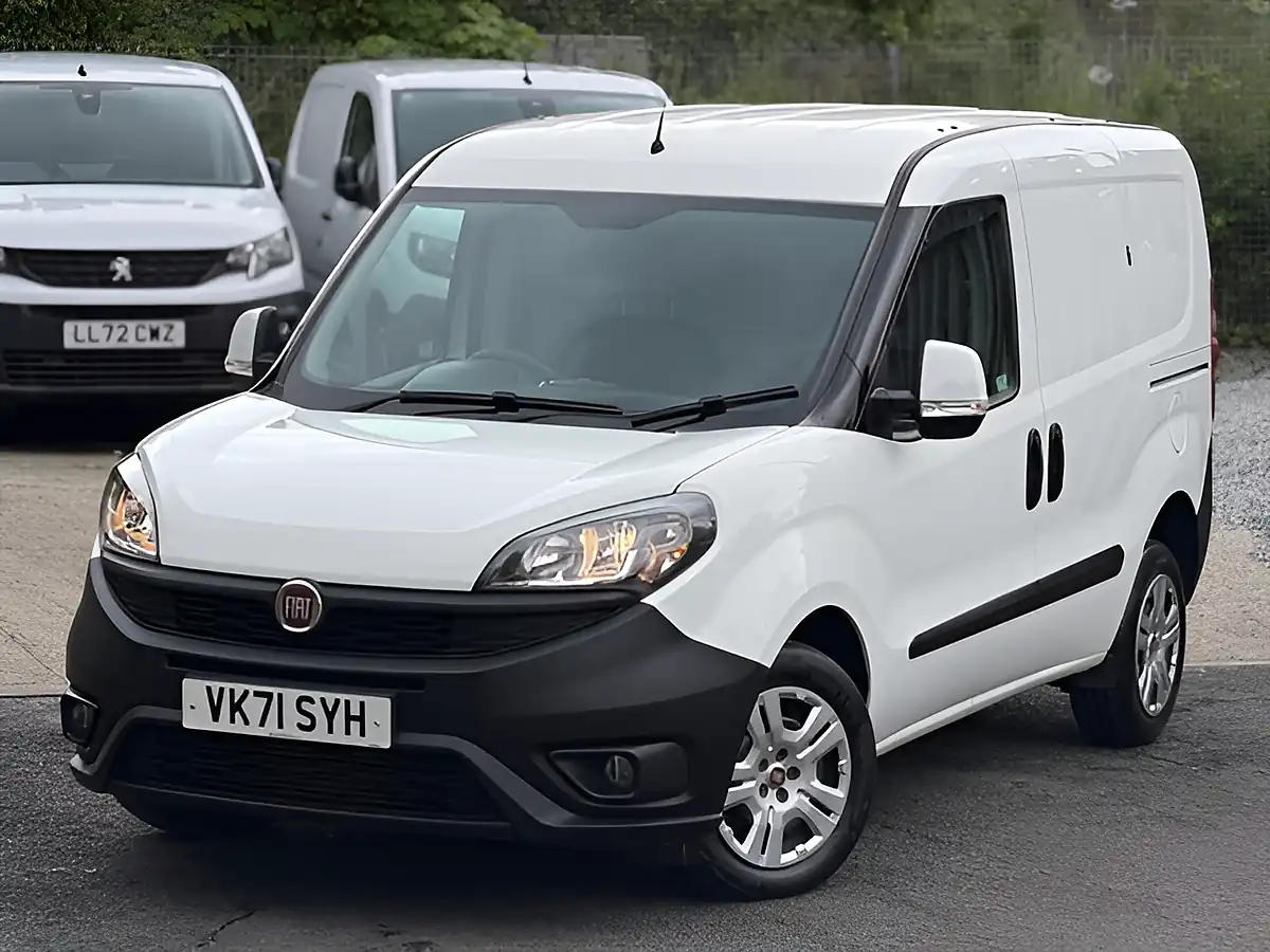 Used 2021 Fiat Doblo Tecnico White - Interior and Exterior details 14