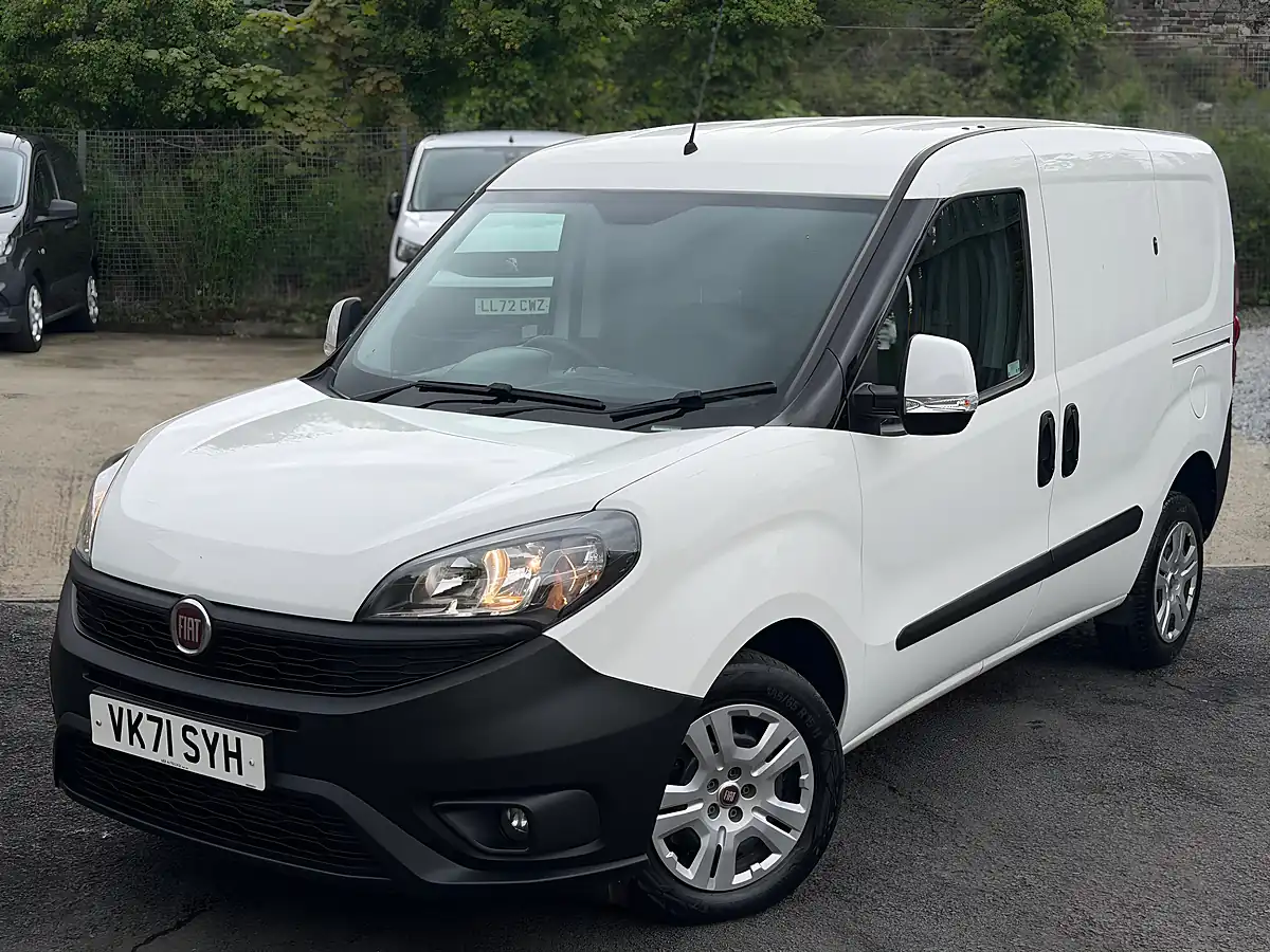 Used 2021 Fiat Doblo Tecnico White - Interior and Exterior details 19