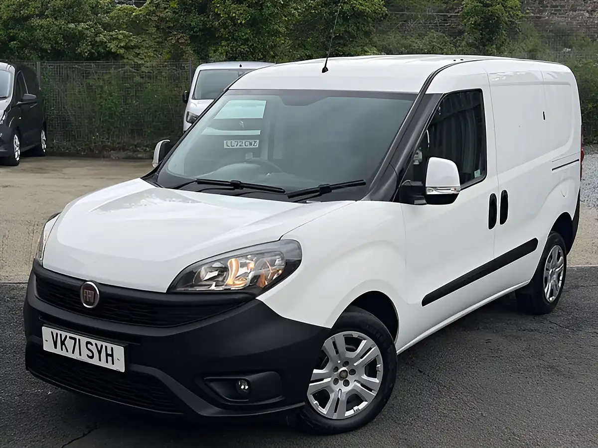 Used 2021 Fiat Doblo Tecnico White - Interior and Exterior details 20