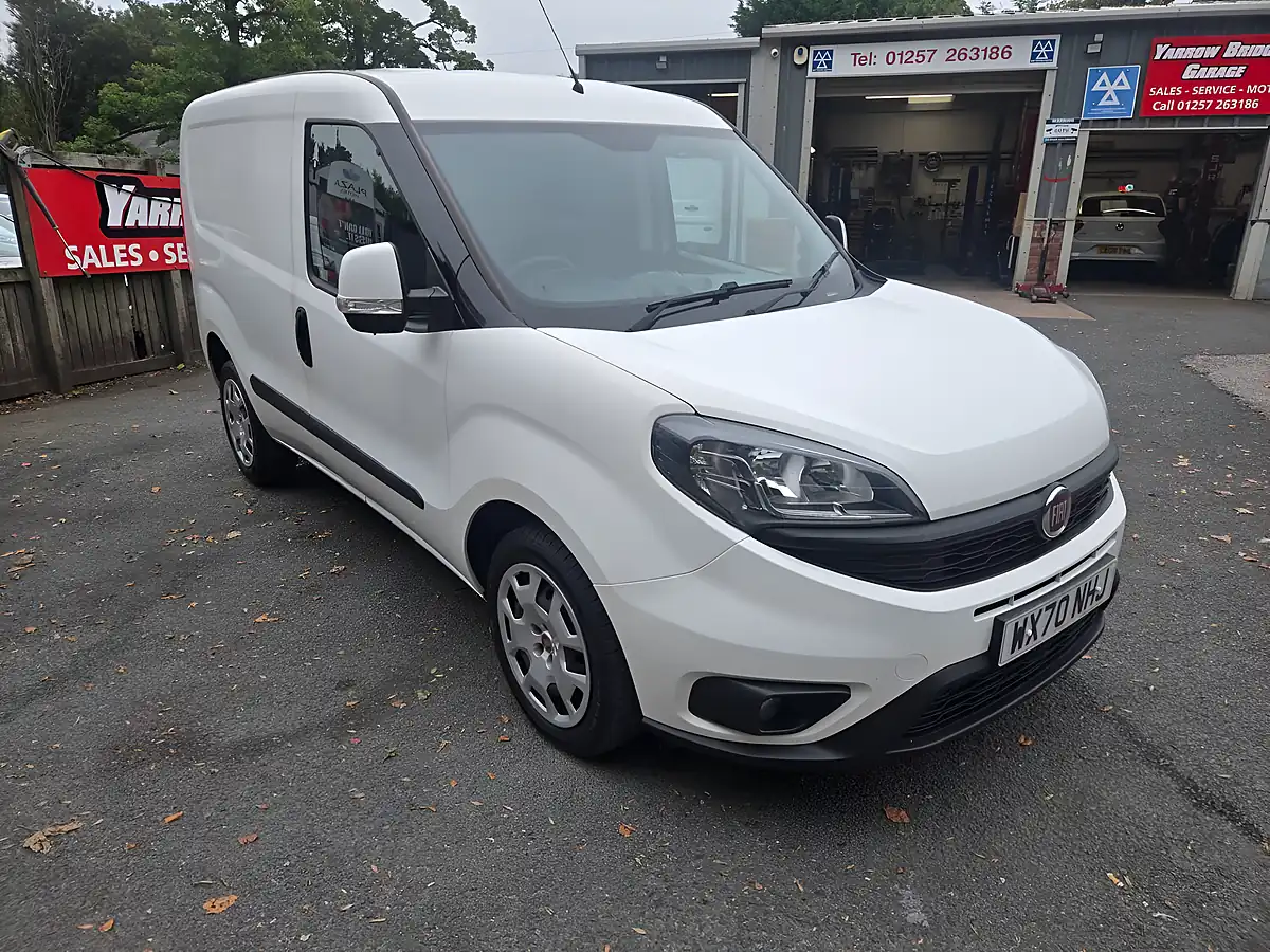 Used 2021 Fiat Doblo Tecnico White - Front View