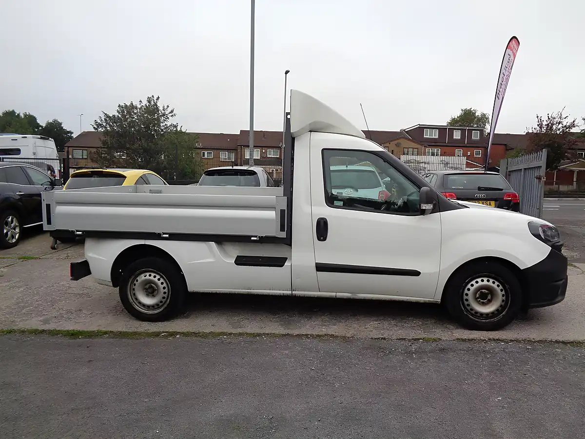 Used 2021 Fiat Doblo Work Up L2 White - Interior and Exterior details 3