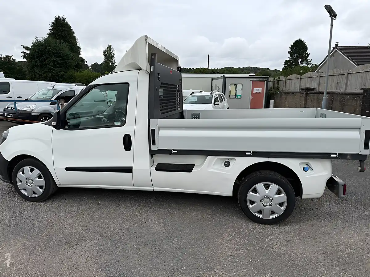 Used 2021 Fiat Doblo Work Up White - Interior and Exterior details 7