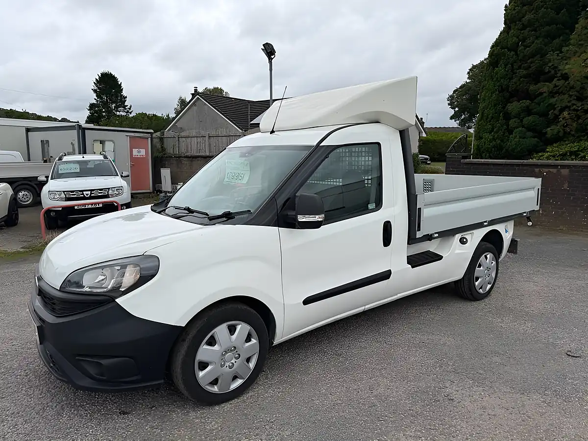 Used 2021 Fiat Doblo Work Up White - Interior and Exterior details 9