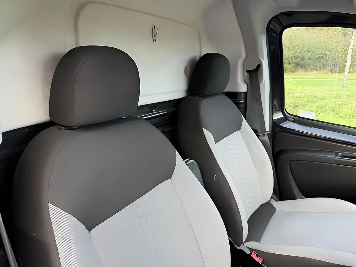 Used 2021 Fiat Fiorino Tecnico Black - Interior and Exterior details 12