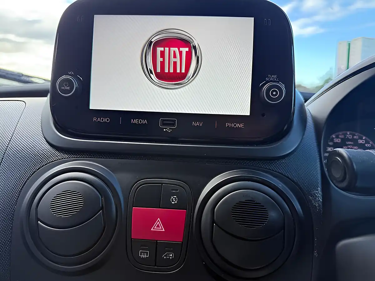 Used 2021 Fiat Fiorino Tecnico Black - Interior and Exterior details 13
