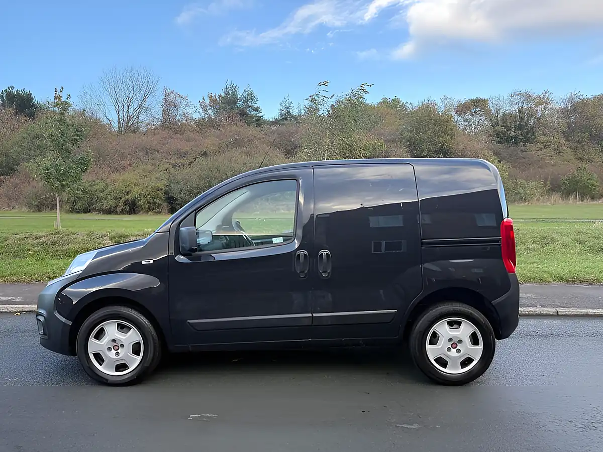 Used 2021 Fiat Fiorino Tecnico Black - Interior and Exterior details 4
