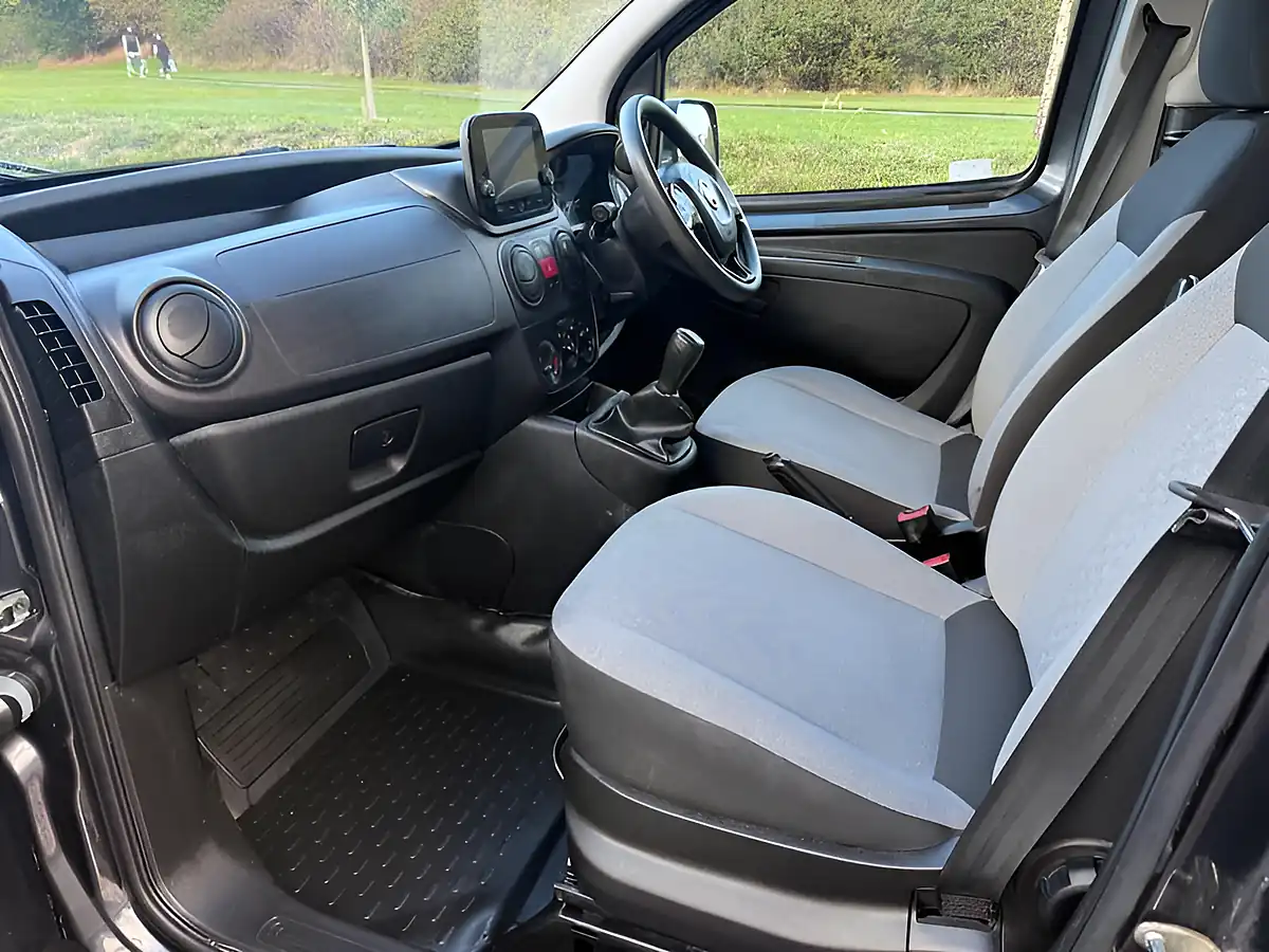 Used 2021 Fiat Fiorino Tecnico Black - Interior and Exterior details 7