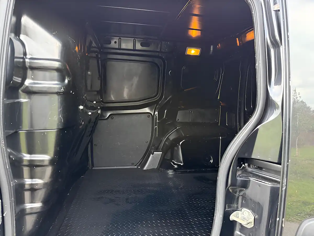 Used 2021 Fiat Fiorino Tecnico Black - Interior and Exterior details 9
