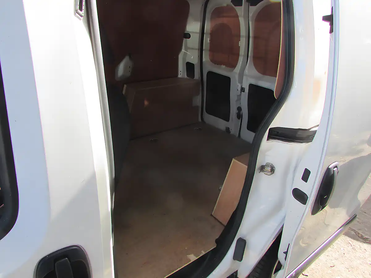 Used 2021 Fiat Fiorino Tecnico White - Interior and Exterior details 10