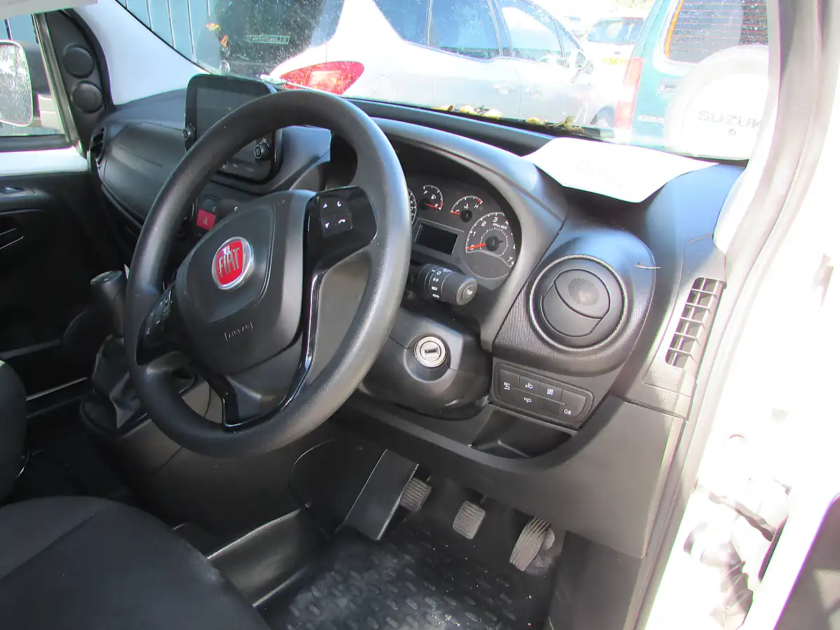 Used 2021 Fiat Fiorino Tecnico White - Interior and Exterior details 7