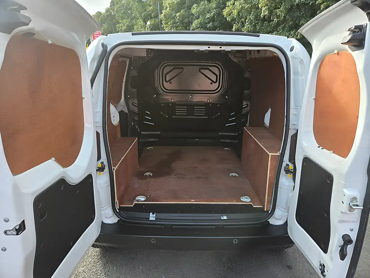 Used 2021 Fiat Fiorino Tecnico White - Interior and Exterior details 10