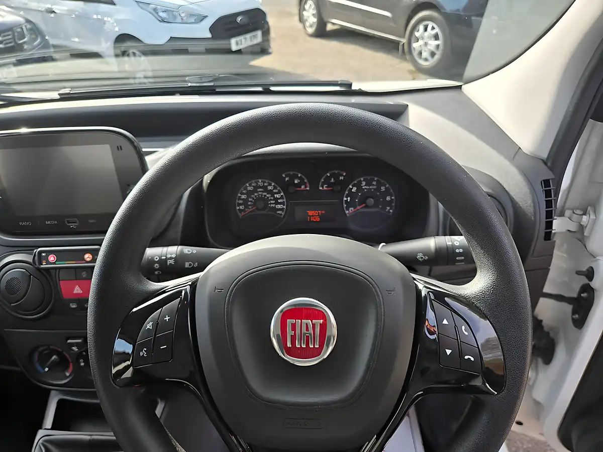 Used 2021 Fiat Fiorino Tecnico White - Interior and Exterior details 14