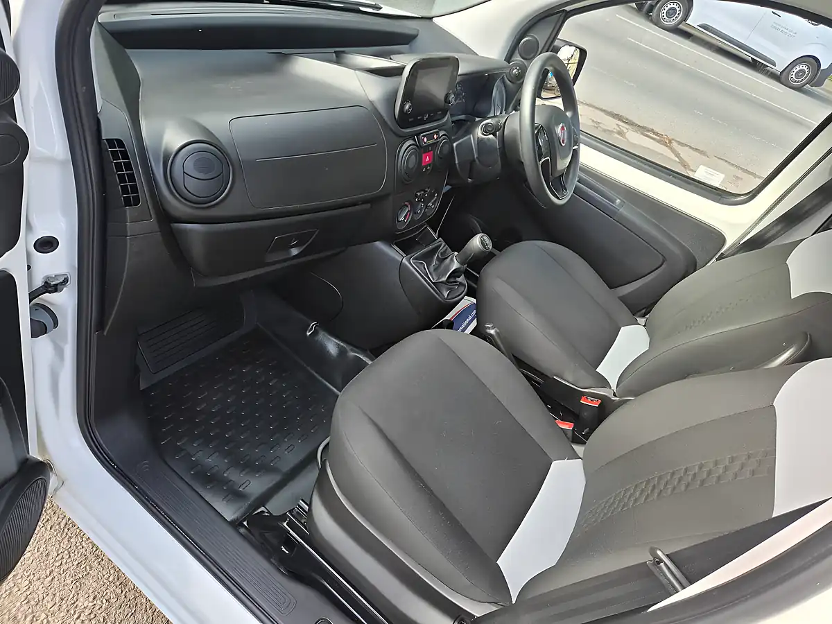 Used 2021 Fiat Fiorino Tecnico White - Interior and Exterior details 5