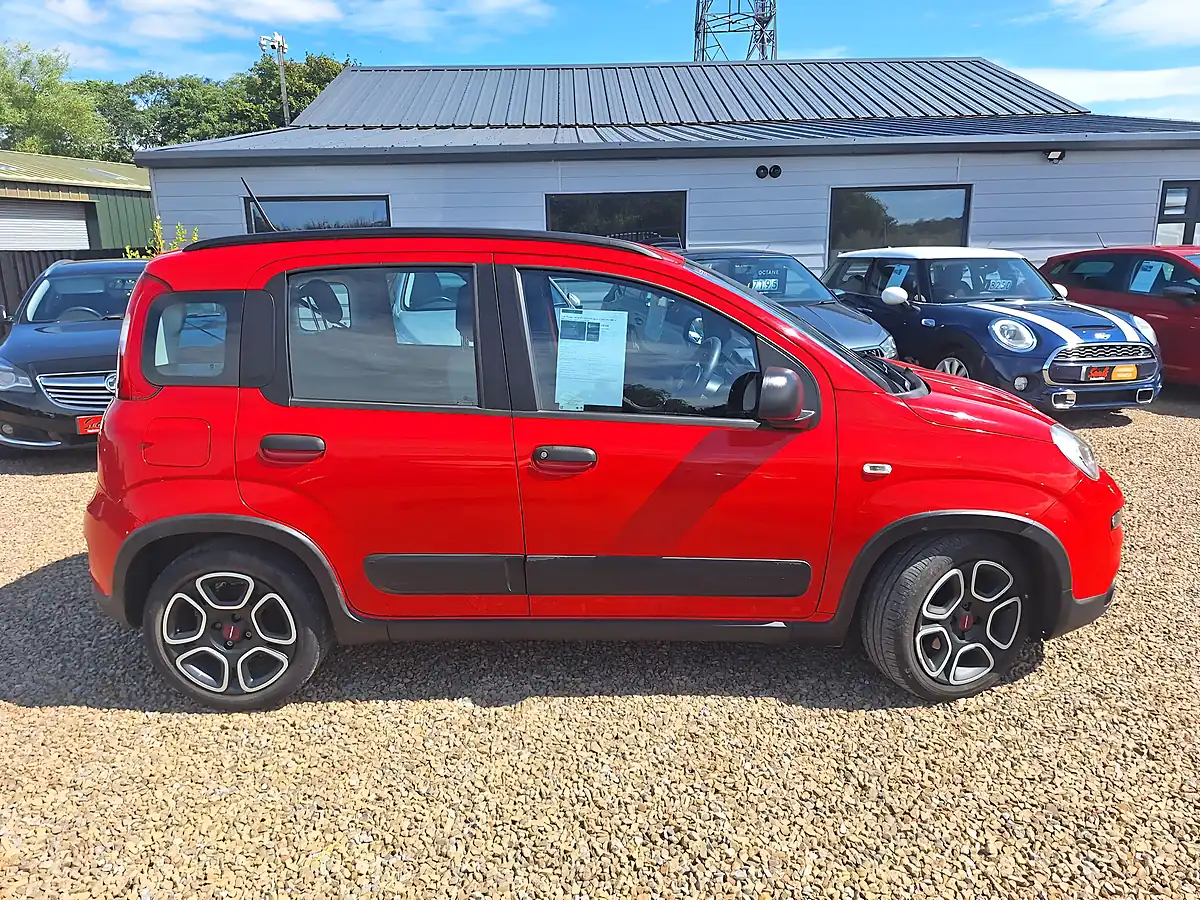 Used 2021 Fiat Panda City Life Red - Interior and Exterior details 17