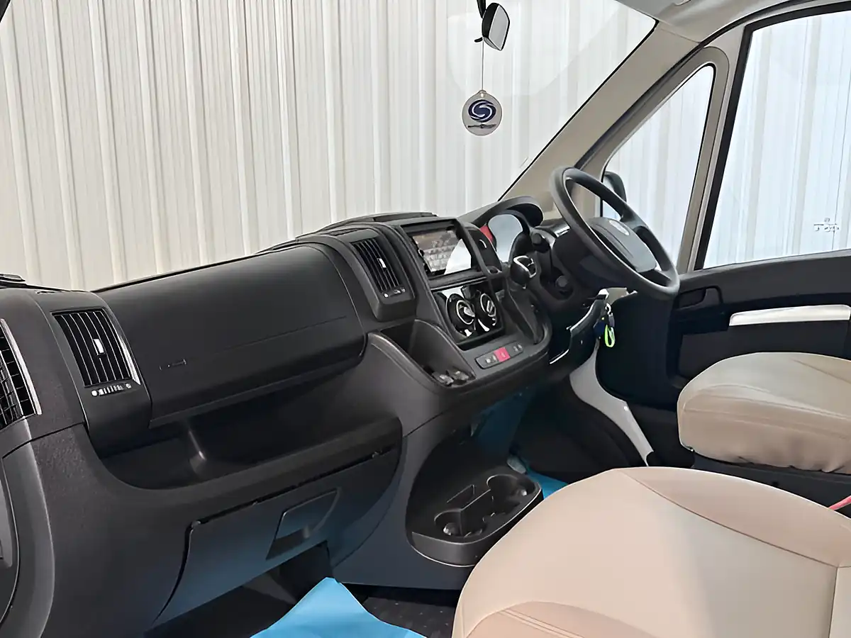 Used 2021 Fiat Roller Team Autoroller 259 Rambler White - Interior and Exterior details 8