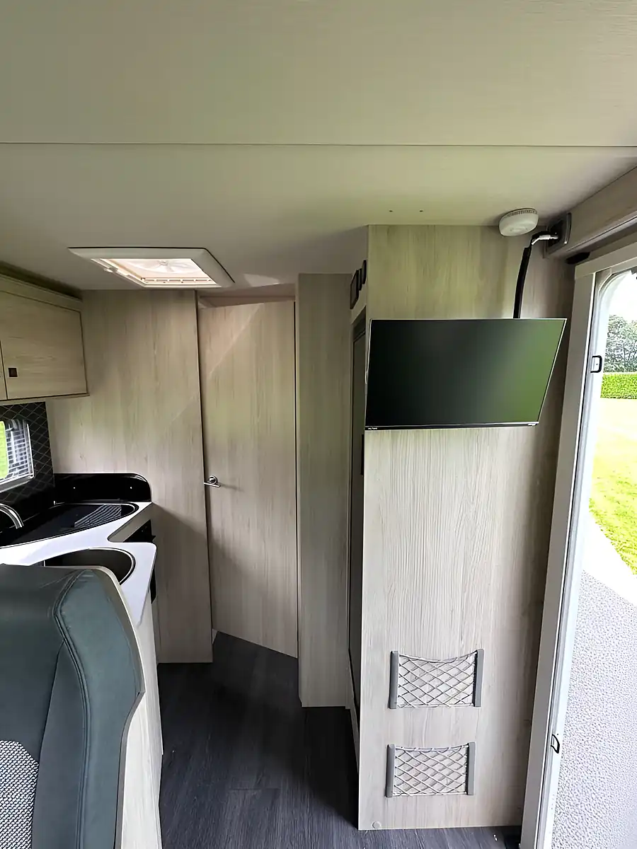 Used 2021 Ford Auto Trail Transit F-Line 74 Black - Interior and Exterior details 13