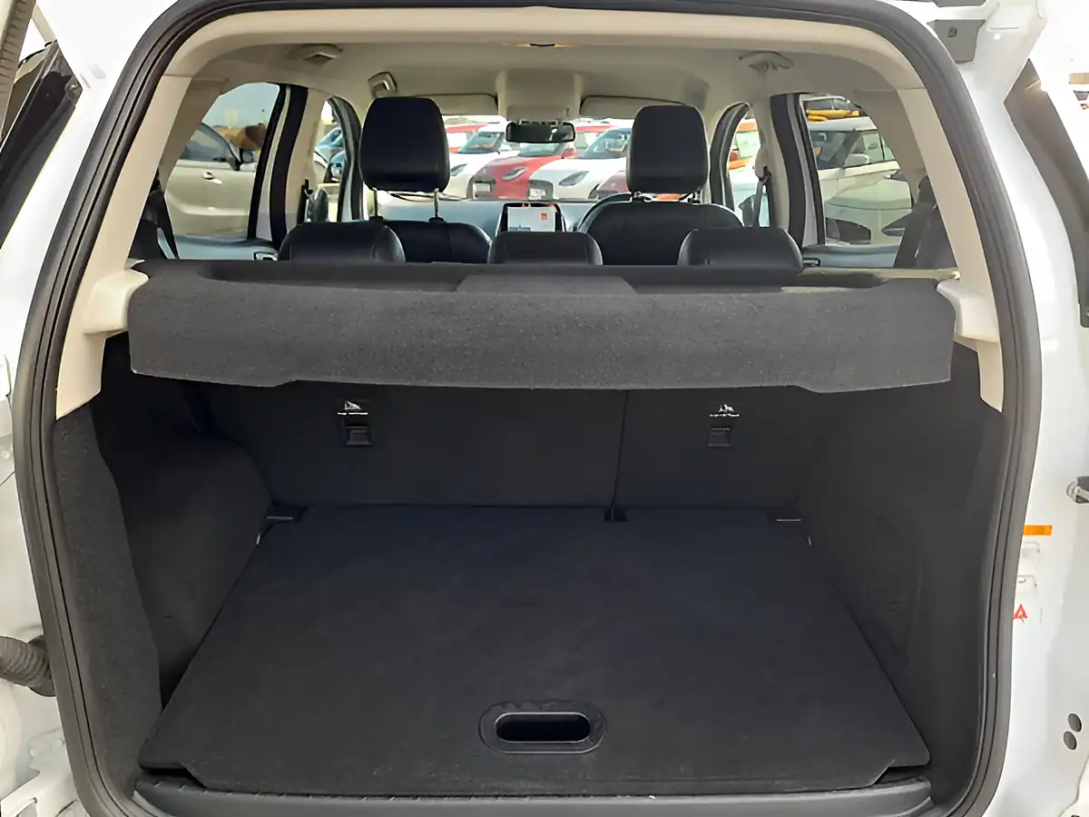 Used 2021 Ford Ecosport Active White - Interior and Exterior details 8