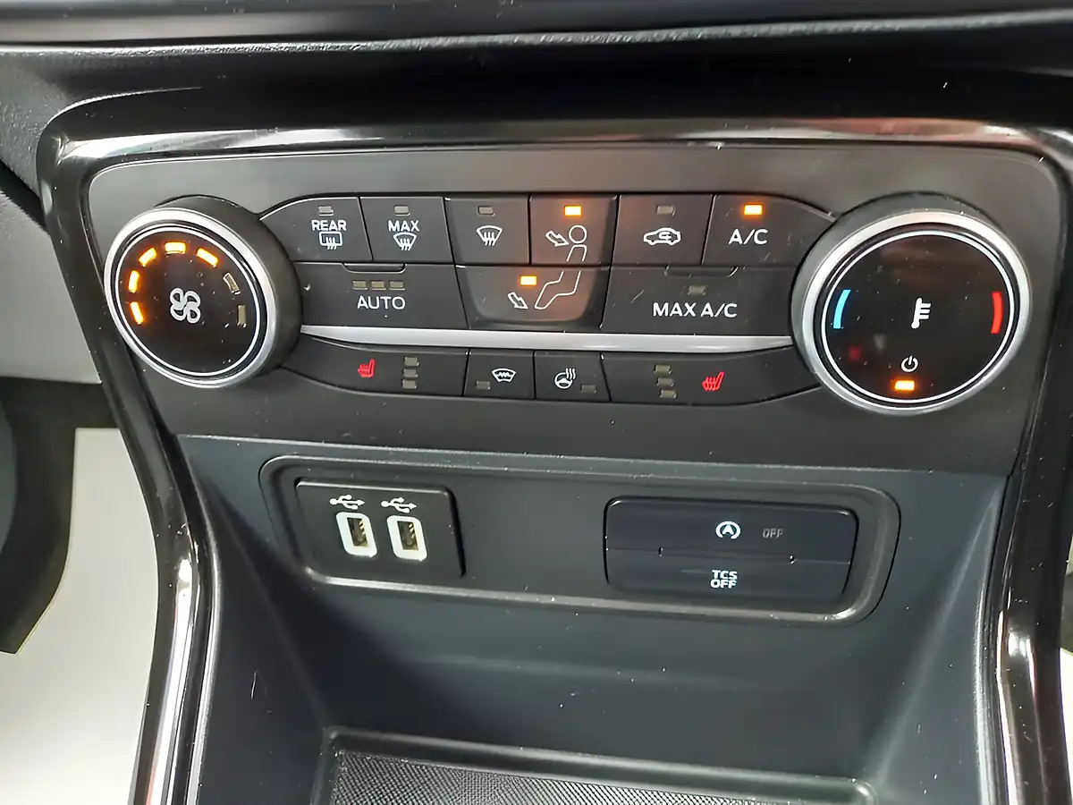 Used 2021 Ford Ecosport Active White - Interior and Exterior details 18
