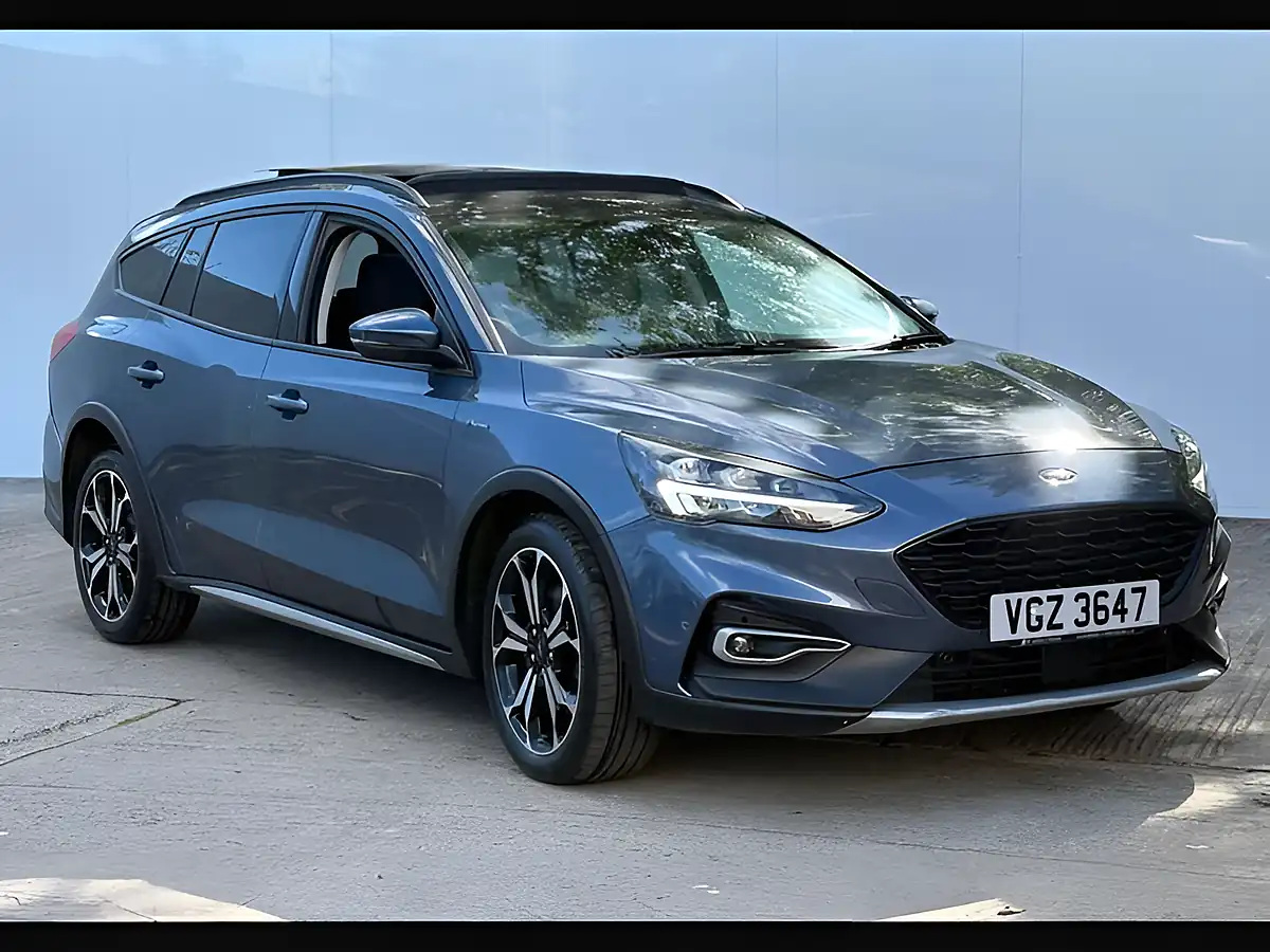 Used 2021 Ford Focus Active X Chrome Blue - Front View