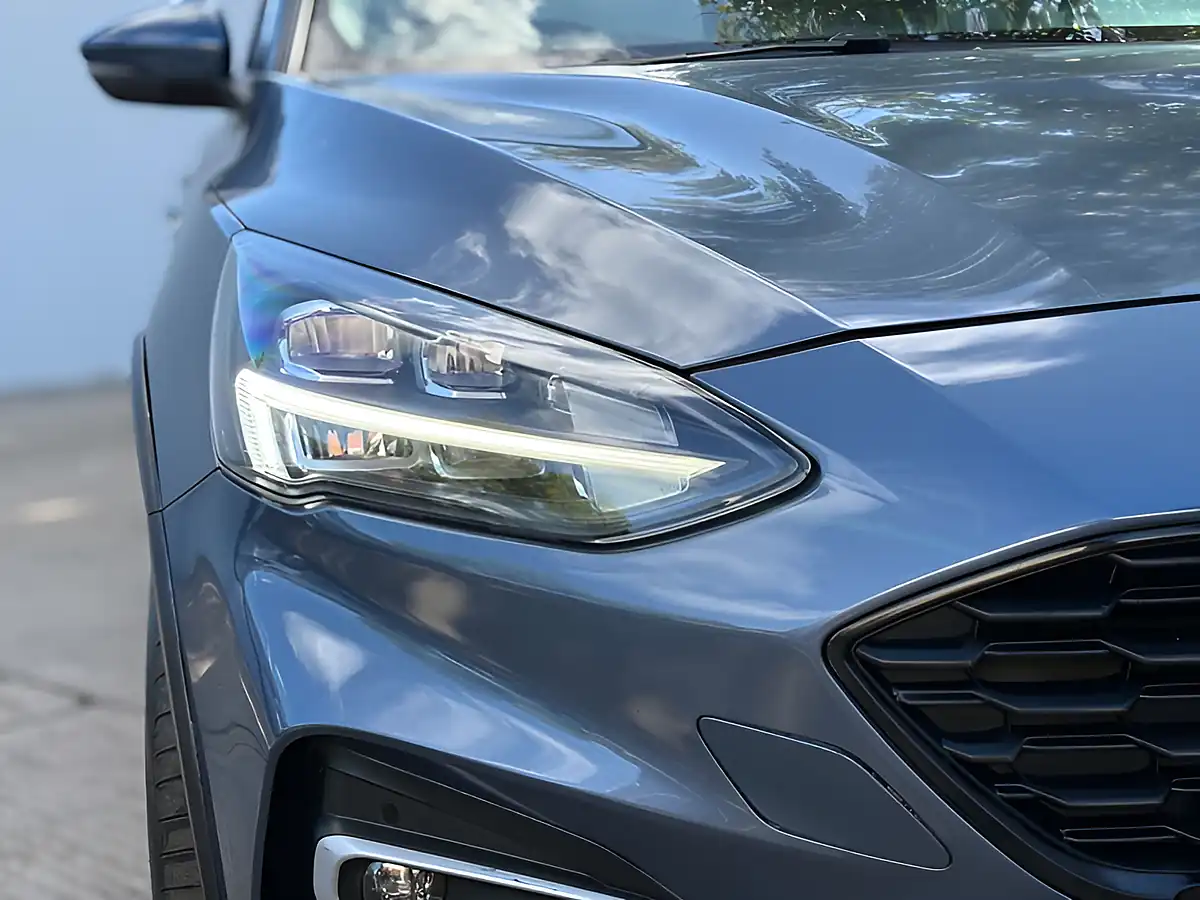 Used 2021 Ford Focus Active X Chrome Blue - Interior and Exterior details 3