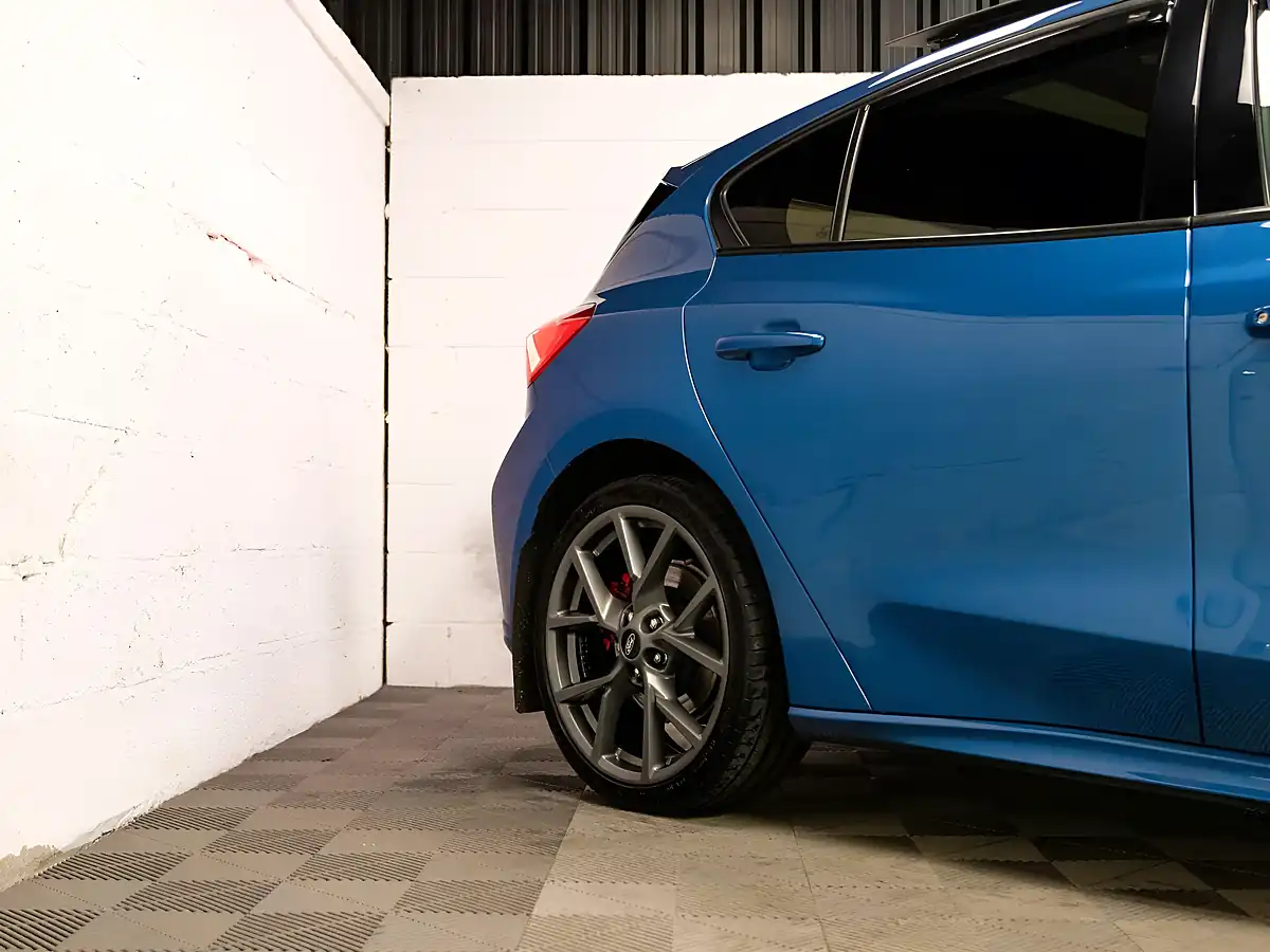 Used 2021 Ford Focus ST Blue - Interior and Exterior details 14