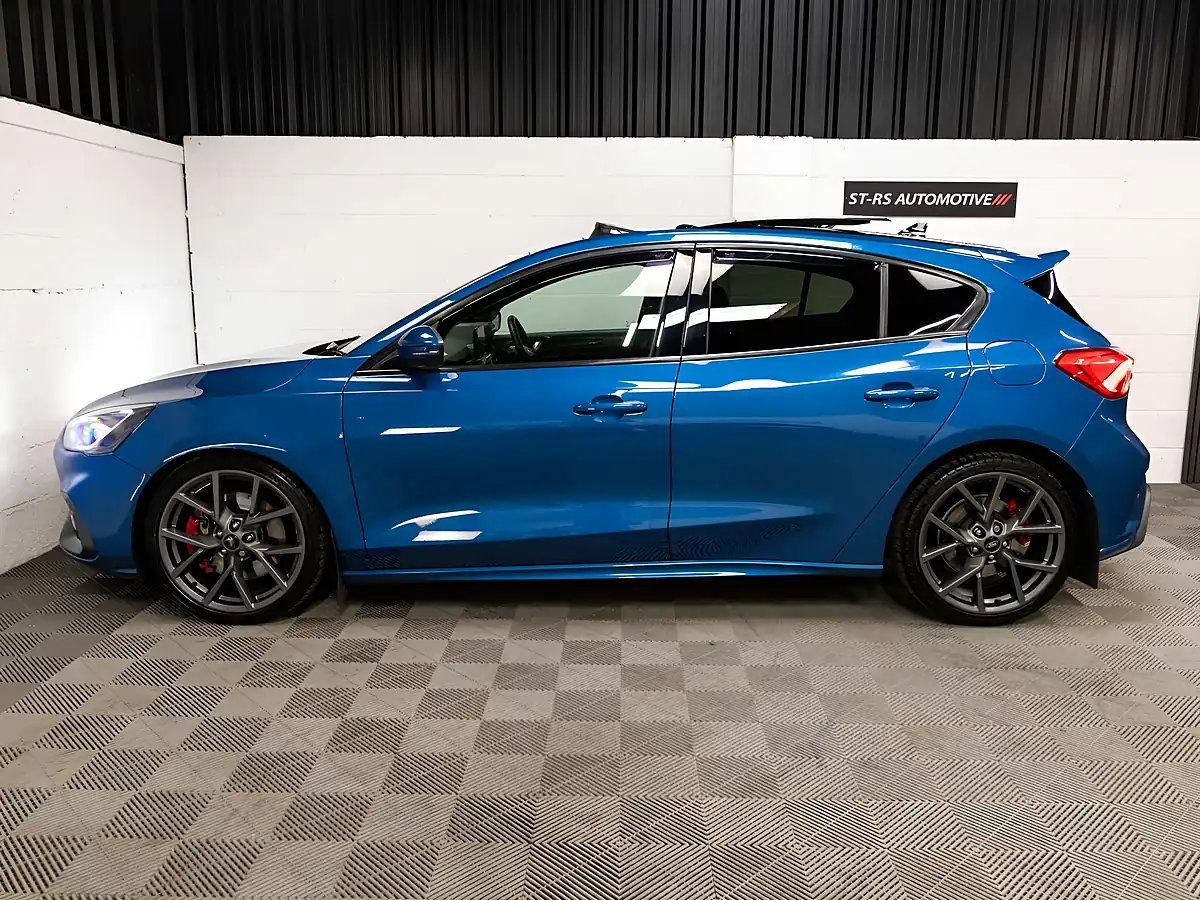 Used 2021 Ford Focus ST Blue - Interior and Exterior details 4