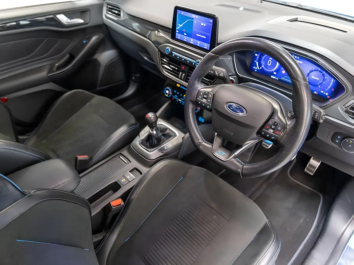 Used 2021 Ford Focus ST Edition Azura Blue - Interior and Exterior details 19
