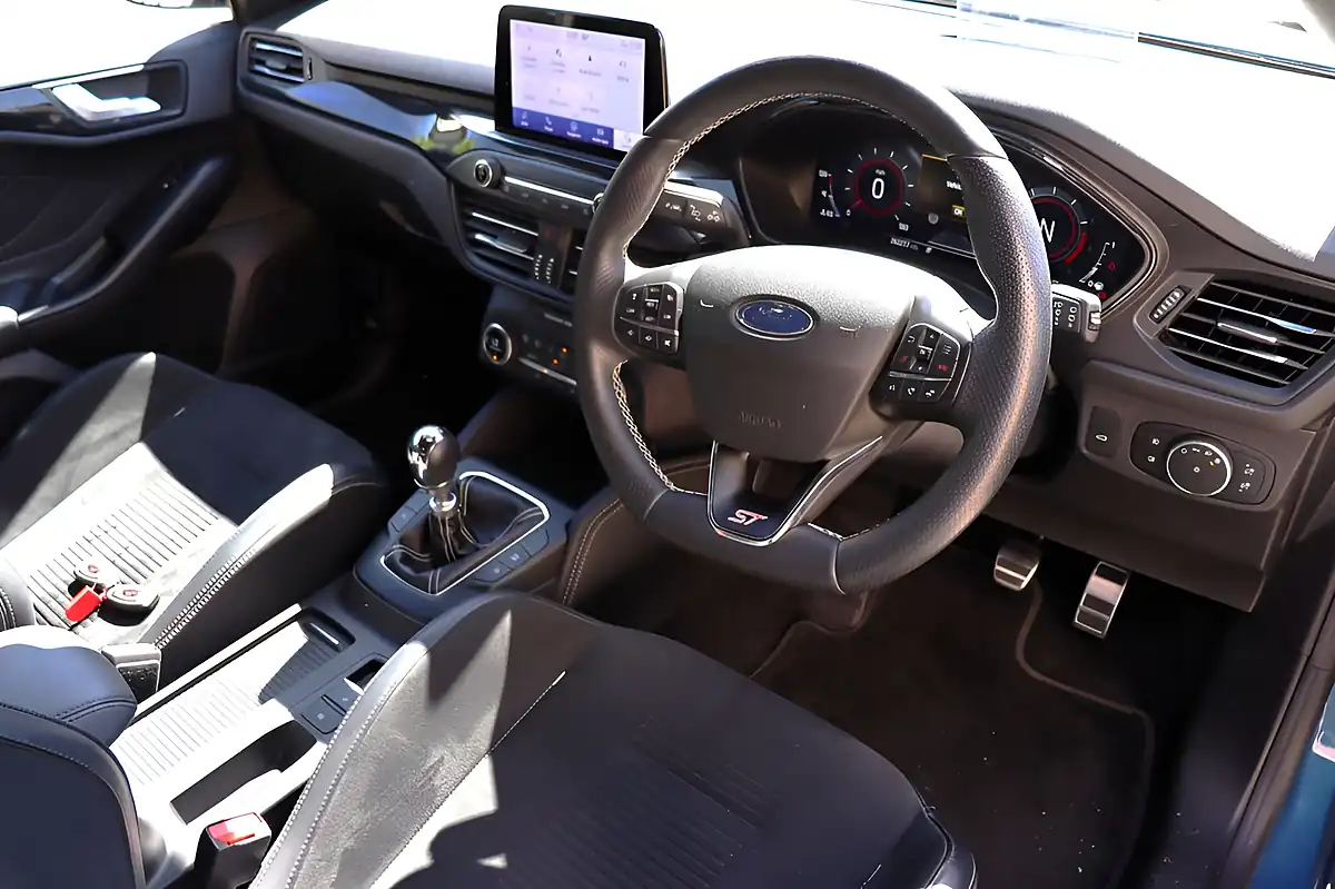 Used 2021 Ford Focus ST Ford Performance Blue - Interior and Exterior details 6