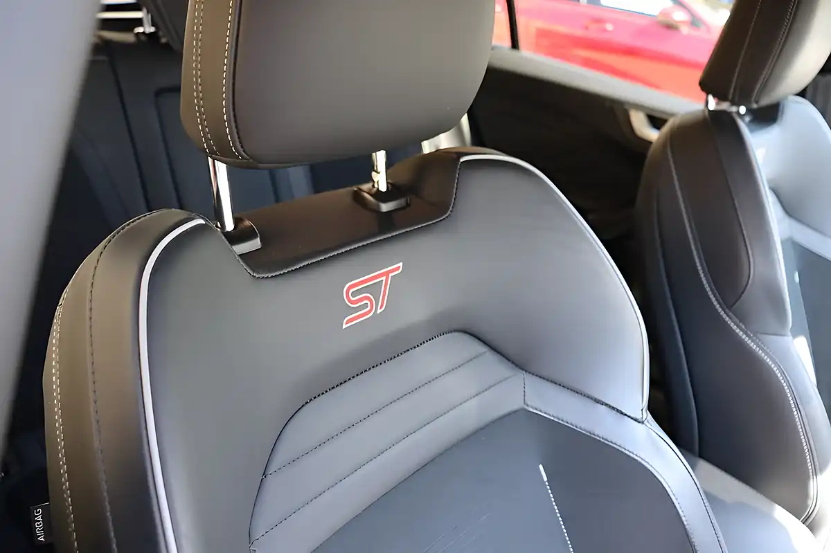 Used 2021 Ford Focus ST Ford Performance Blue - Interior and Exterior details 8