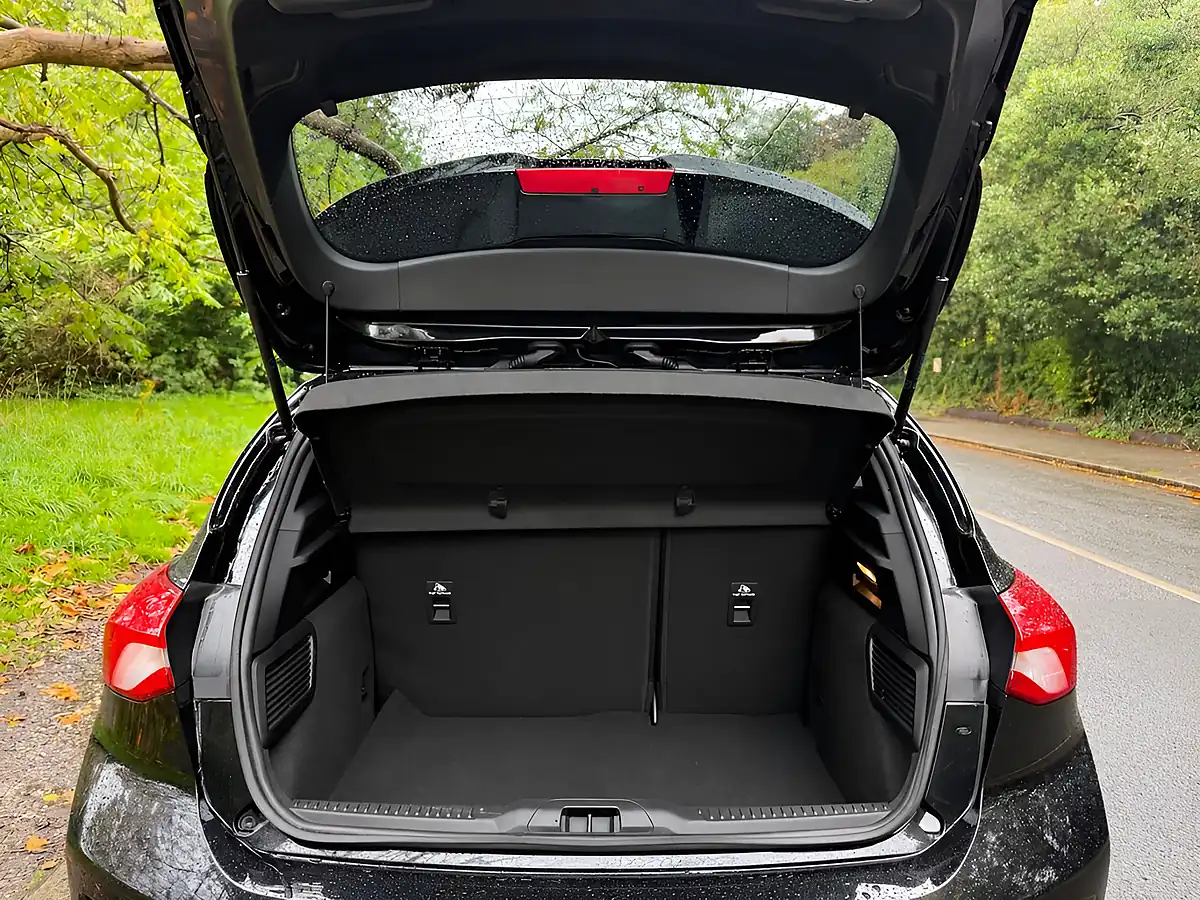 Used 2021 Ford Focus ST-Line Black - Interior and Exterior details 13