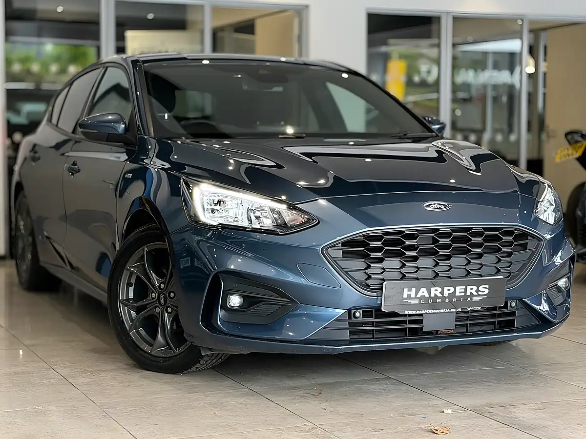 Used 2021 Ford Focus ST-Line Blue - Front View