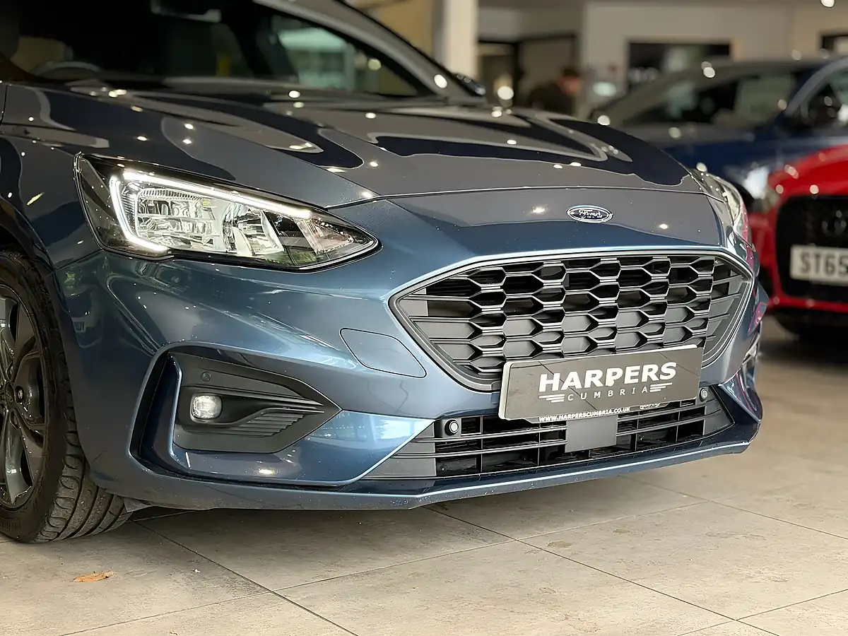 Used 2021 Ford Focus ST-Line Blue - Interior and Exterior details 11