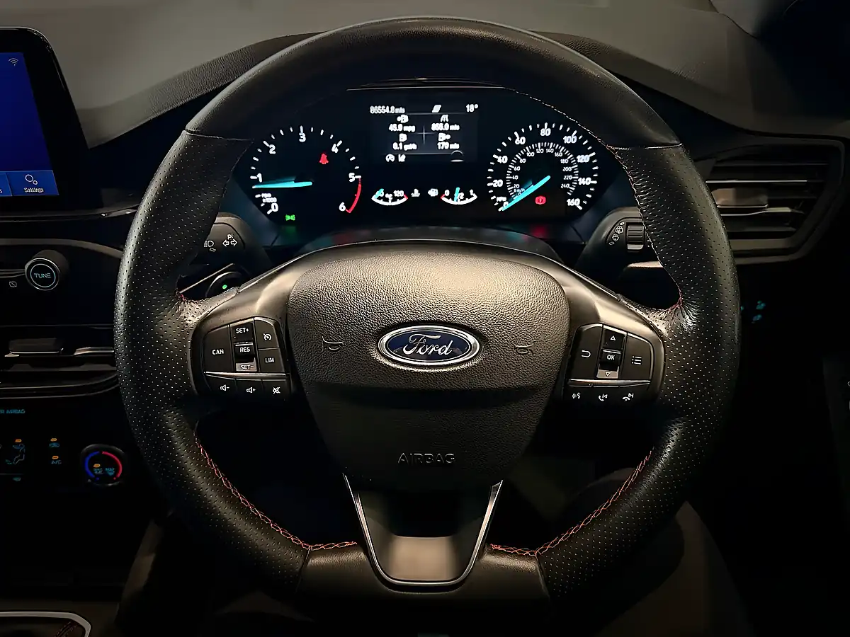 Used 2021 Ford Focus ST-Line Blue - Interior and Exterior details 17