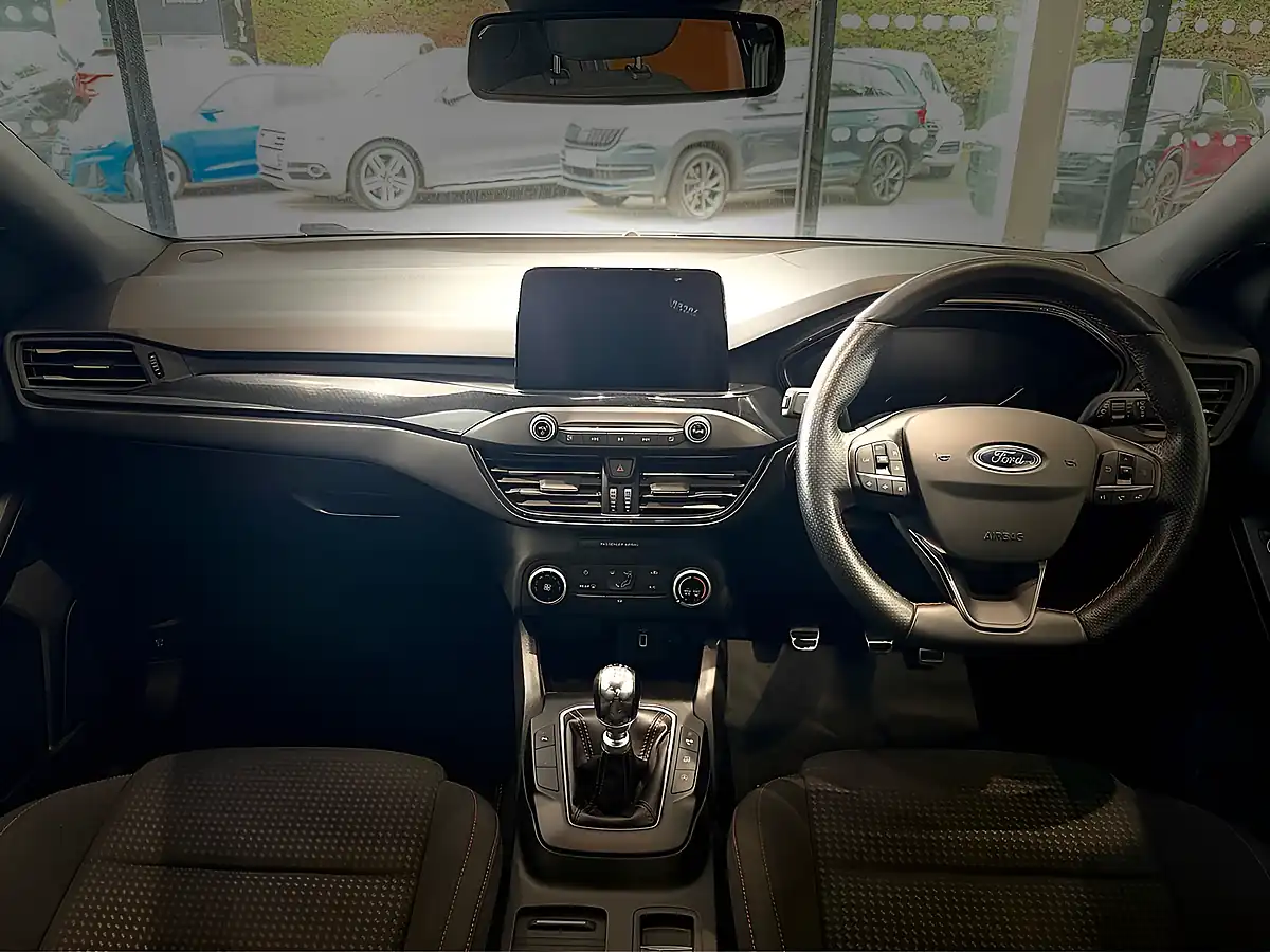 Used 2021 Ford Focus ST-Line Blue - Interior and Exterior details 19